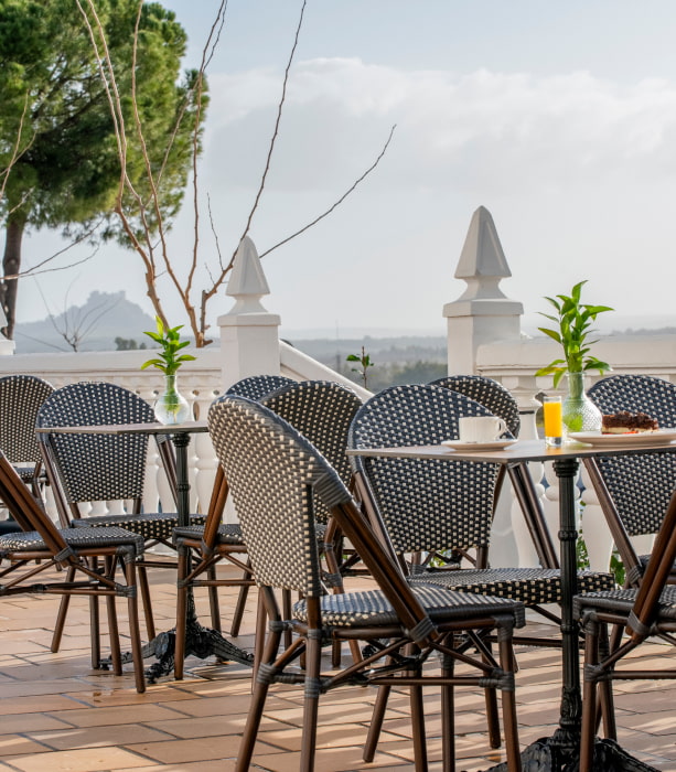 Terraza del restaurante, con bonitas vistas sobre el entorno