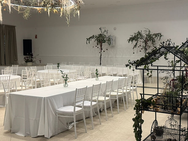 Mesa montada en el Salón de Bodas del Hotel Los Molinillos